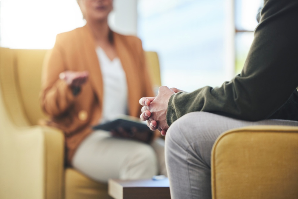 Anxiety therapist in Vancouver offering calm and supportive therapy session